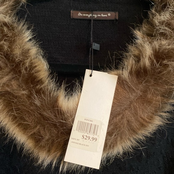 NWT Do anything in love black poncho with faux fur trim, one size - Picture 3 of 10